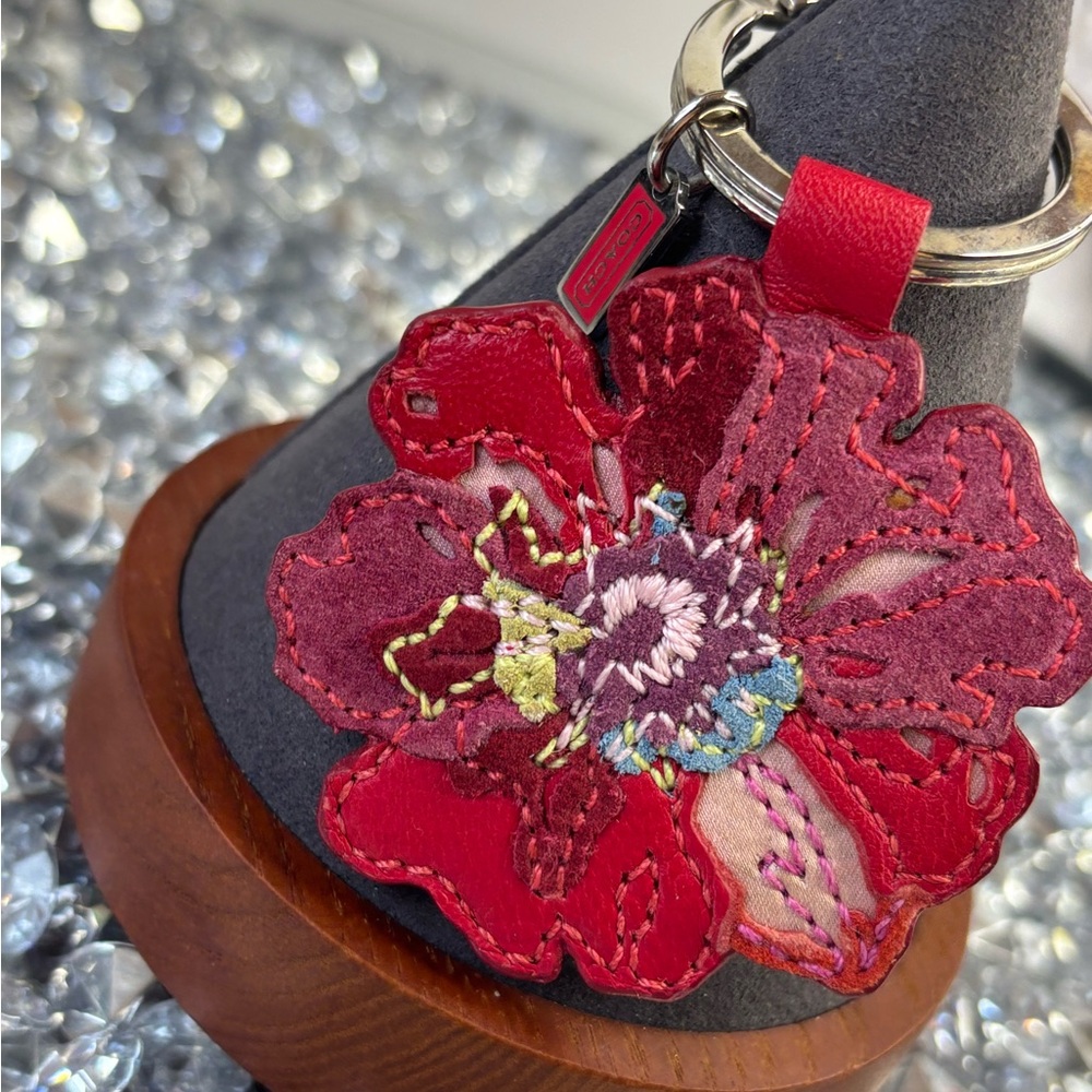Coach RARE vintage poppy flower APPLIQUÉ key chain EUC - Picture 7 of 11